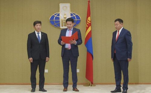 Н.Анхбаяр ГХЯ-ны Төрийн нарийн бичгийн даргаар томилогдон, ажлаа хүлээж авлаа